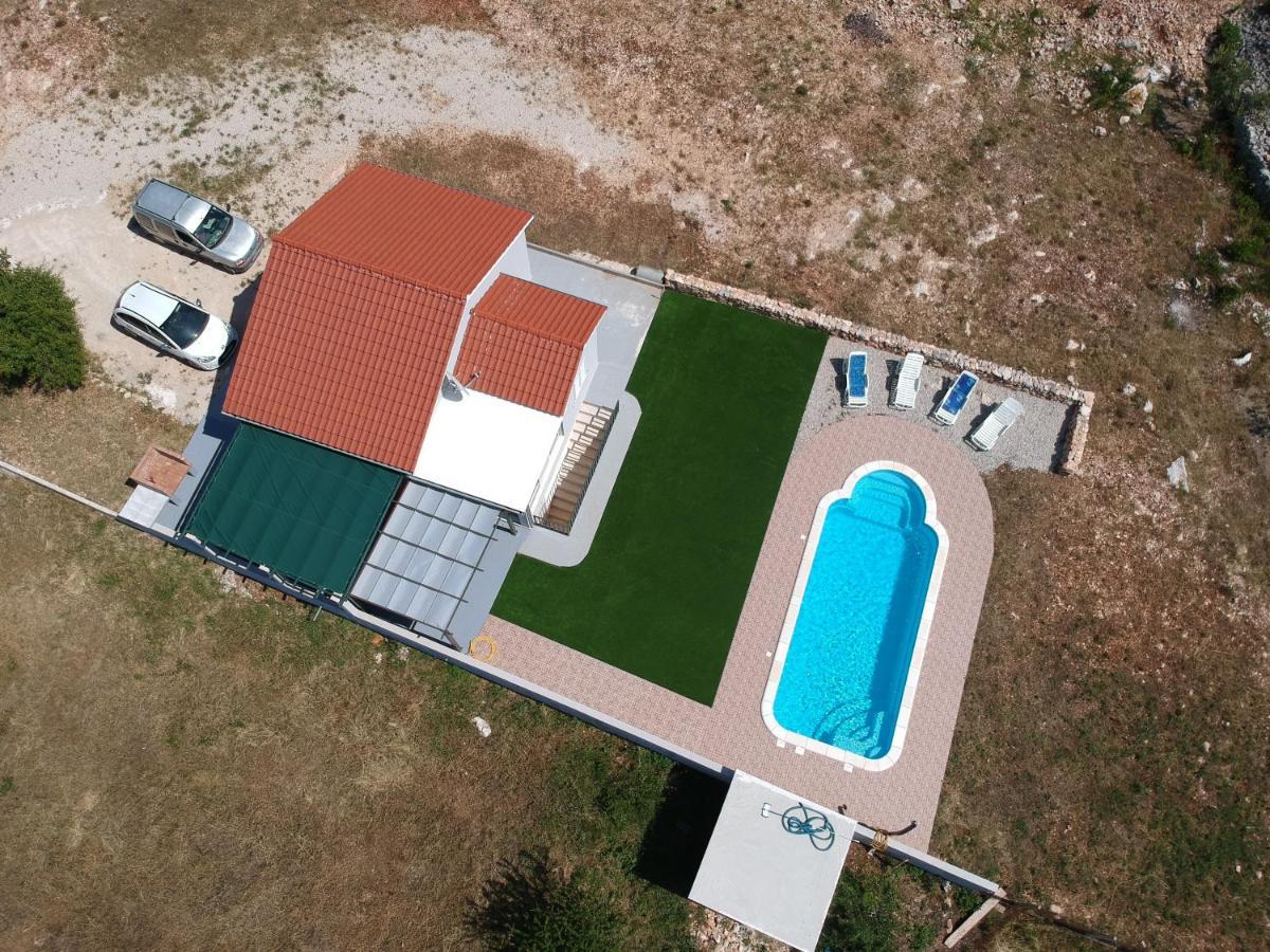 Villa Nane Garden House With Heated Pool à Mirce Extérieur photo