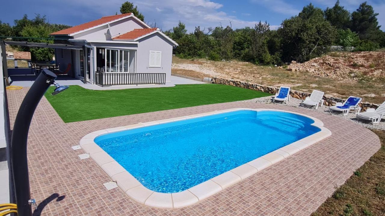 Villa Nane Garden House With Heated Pool à Mirce Extérieur photo