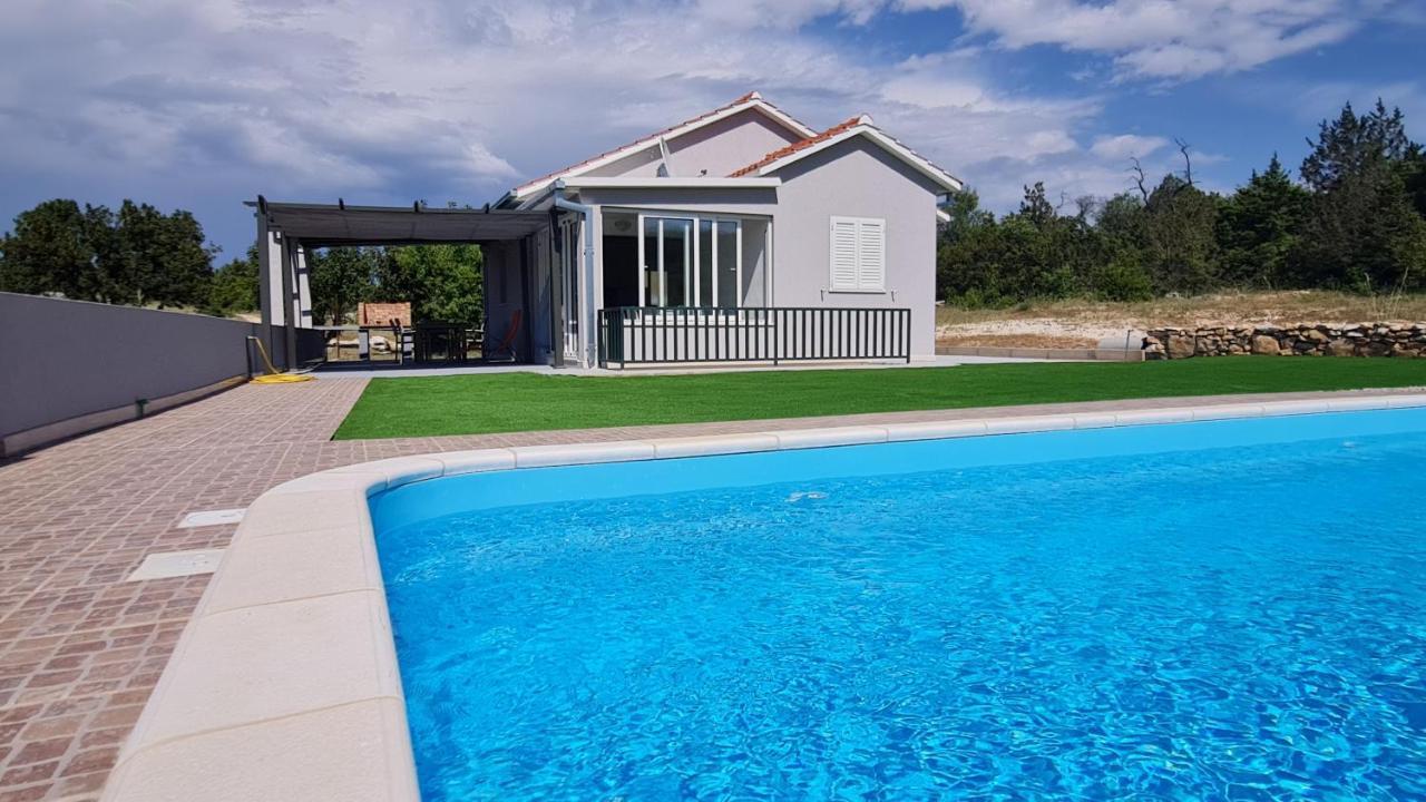 Villa Nane Garden House With Heated Pool à Mirce Extérieur photo