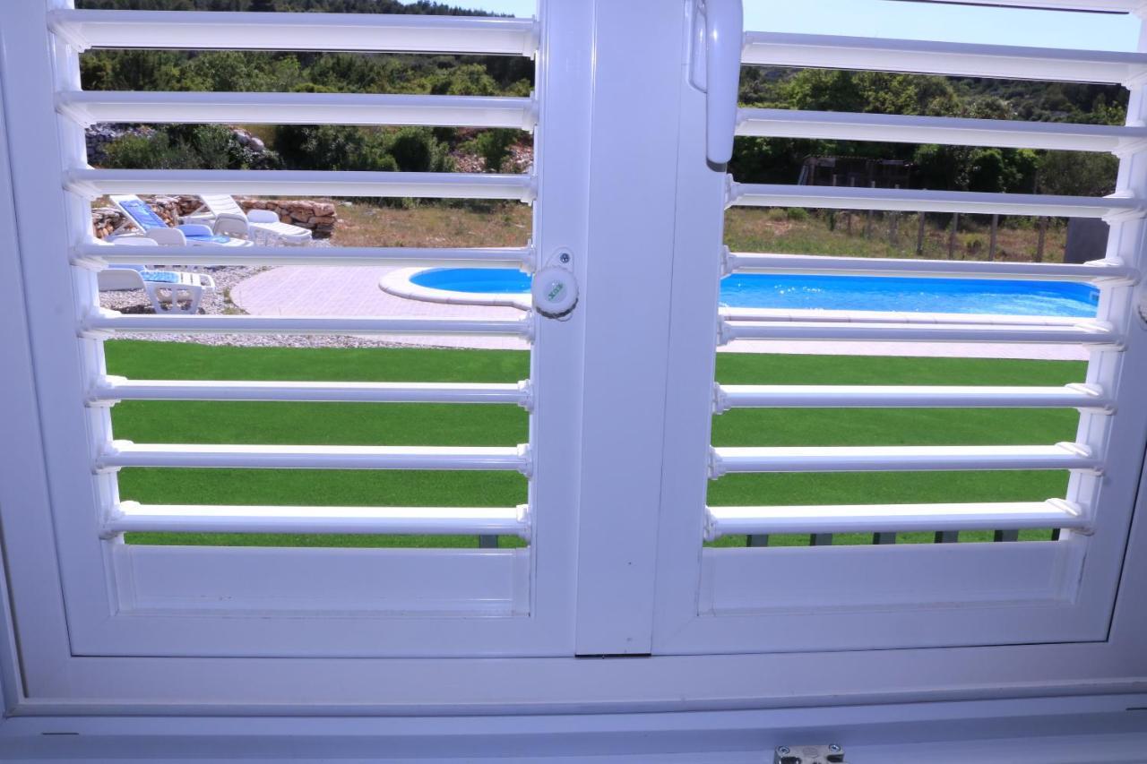 Villa Nane Garden House With Heated Pool à Mirce Extérieur photo