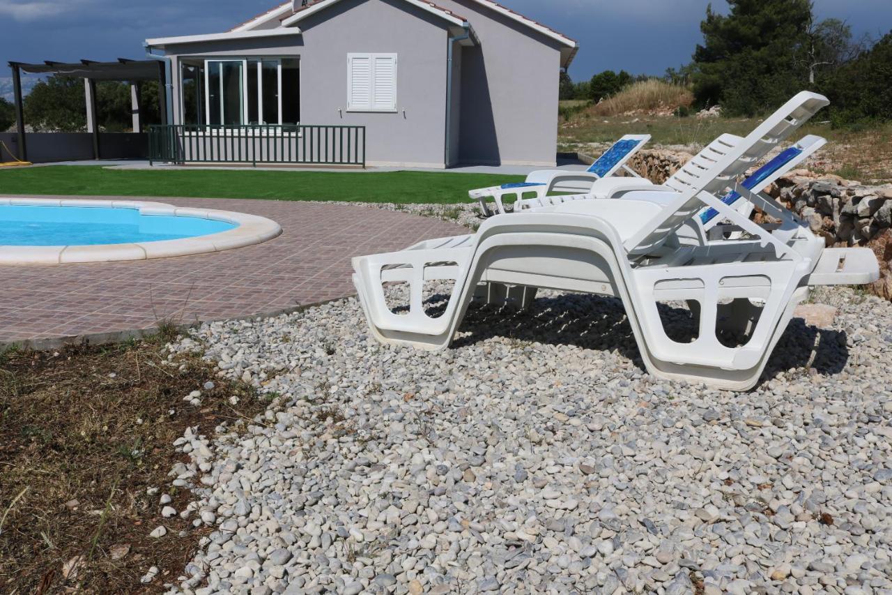 Villa Nane Garden House With Heated Pool à Mirce Extérieur photo
